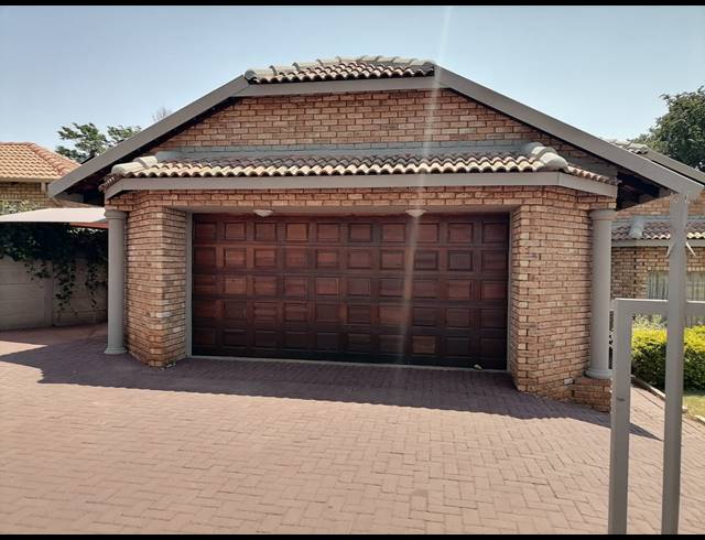 4 BEDROOM HOUSE FOR SALE IN SAFARI GARDENS